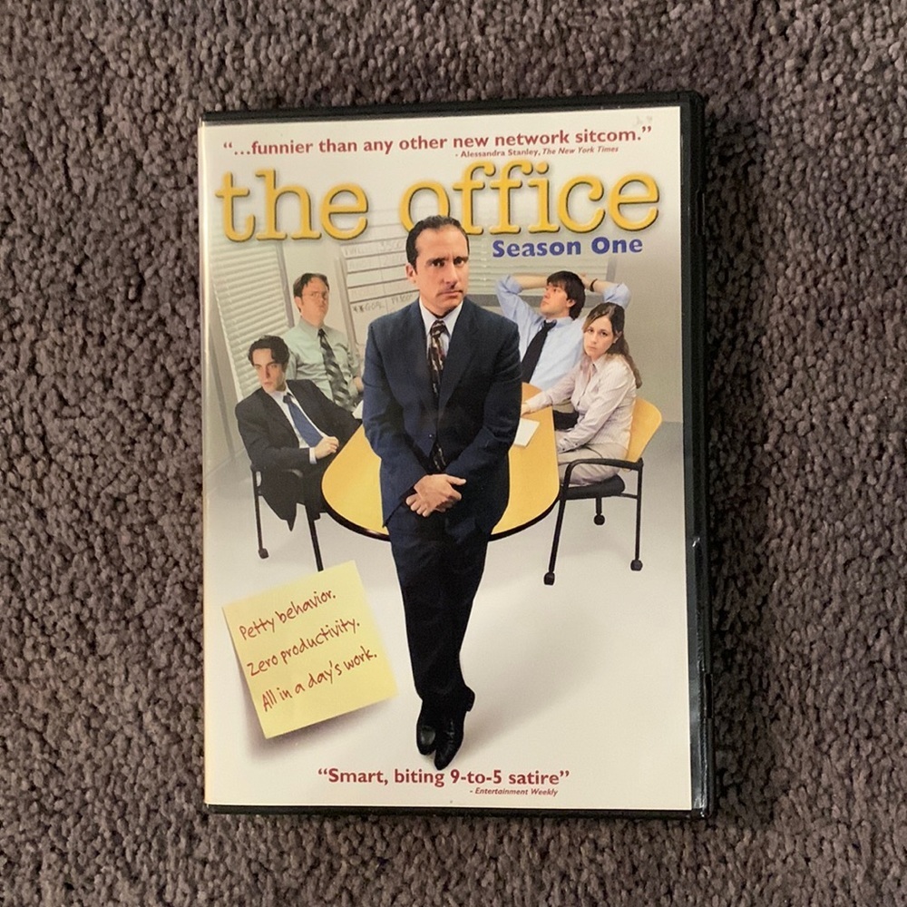The Office-Season One. Very good condition. Running time is 2 hrs. 15 minutes.